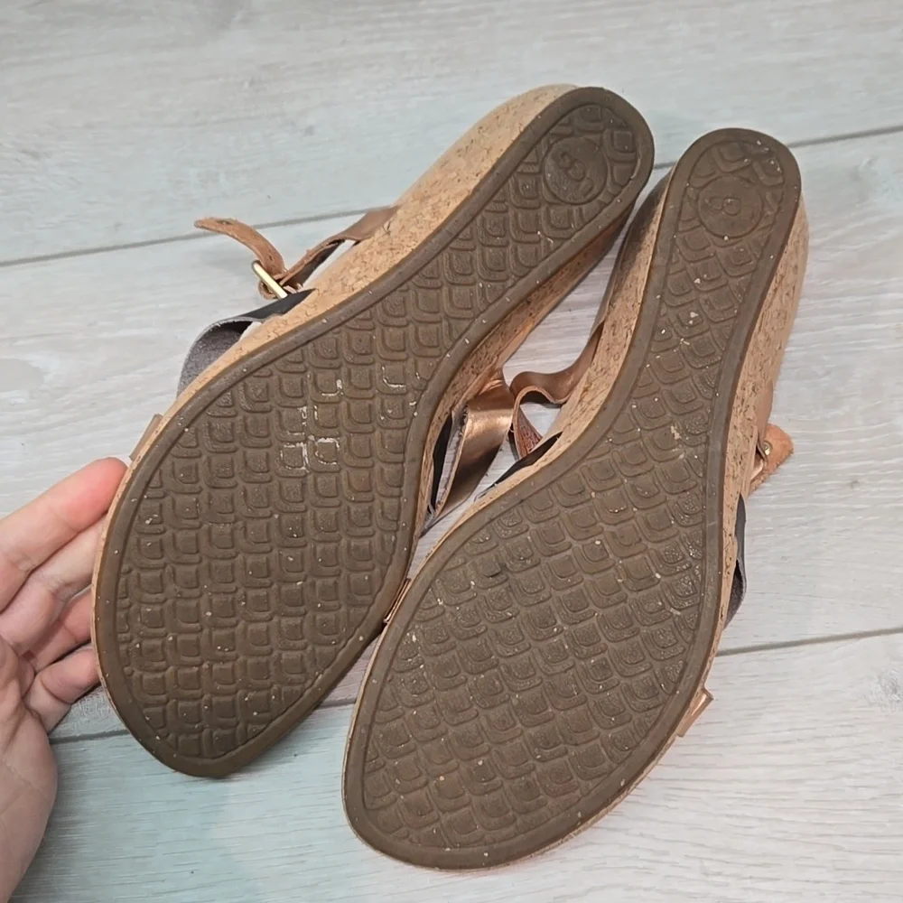 UGG Australia Metallic Leather Strappy Wedge Sandals Shoes Sz 10